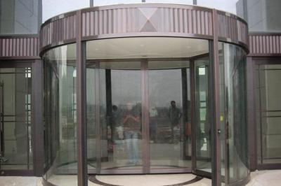 山東臨沂兩翼豪華自動旋轉門、臨沂銅門,現活動促銷進行中